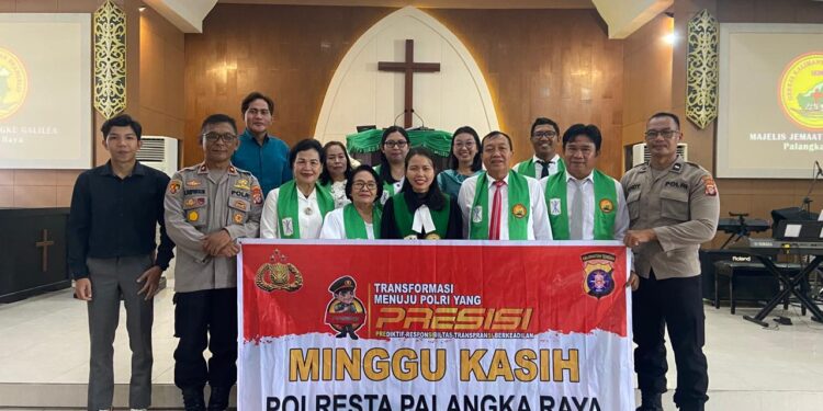 FOTO: MATAKALTENG - Jajaran Polresta Palangka Raya pada saat berfoto bersama tokoh agama.