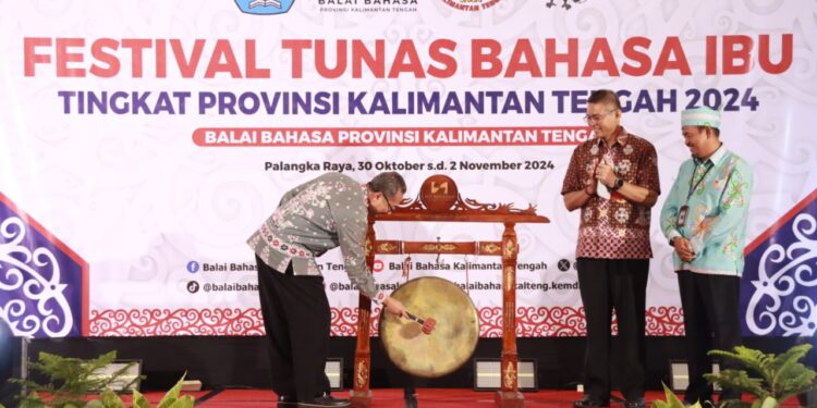FOTO: MATAKALTENG - Pembukaan Festival Tunas Bahasa Ibu Tingkat Provinsi Kalteng Tahun 2024.