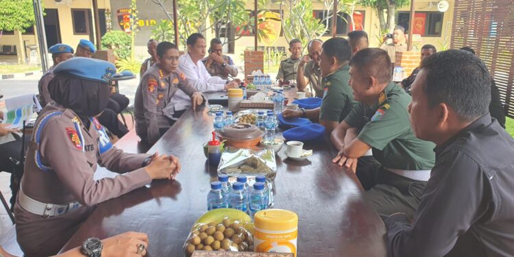 FOTO: MATAKALTENG - Coffee morning Polda Kalteng bersama Denpom TNI.