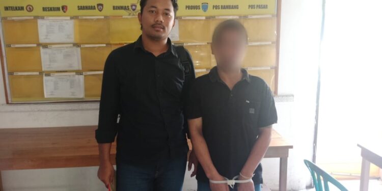 FOTO: MATAKALTENG - Pelaku penganiayaan pada saat hendak dilimpahkan ke kejaksaan.