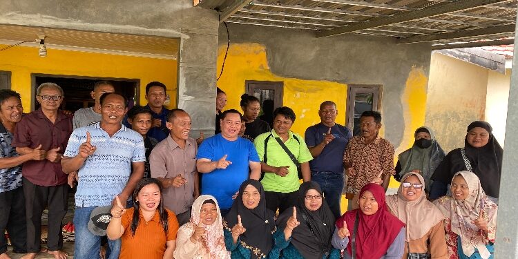 FOTO: DIAN/MATA KALTENG - Kunjungan Halikinnor di Perumahan Pandawa, Kelurahan Pasir Putih beberapa waktu lalu.