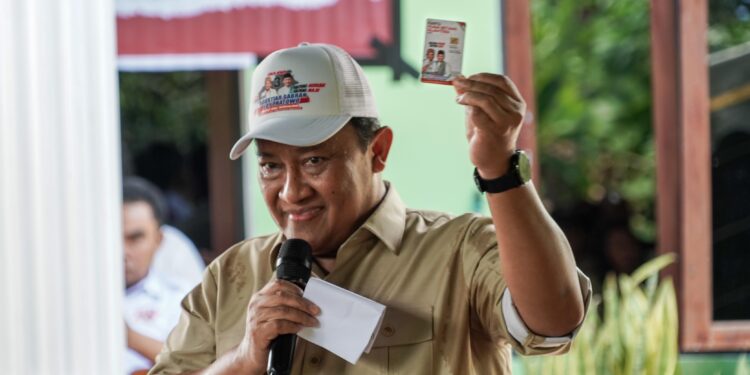 FOTO: MATAKALTENG - Edy Pratowo saat menghadiri pertemuan terbatas di Desa Jabiren, kabupaten Pulang Pisau, Senin (4/11).