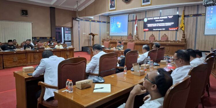 Foto: DIAN/MATA KALTENG - Rapat kerja komisi III dalam rangka peningkatan pelayaran kesehatan Rumah Sakit Dokter Murjani Sampit, 6 November 2024.