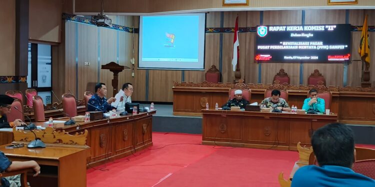 Foto: DIAN/MATA KALTENG - RDP pembahaaan revitalisasi PPM, 7 November 2024.