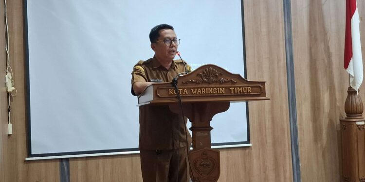 Foto: DIAN/MATA KALTENG - Penyampaian jawaban bupati Kotim terhadap pemandangan umum fraksi DPRD terkait rancangan APBD tahun 2025 oleh Asisten III M Saleh, 12 November 2024.