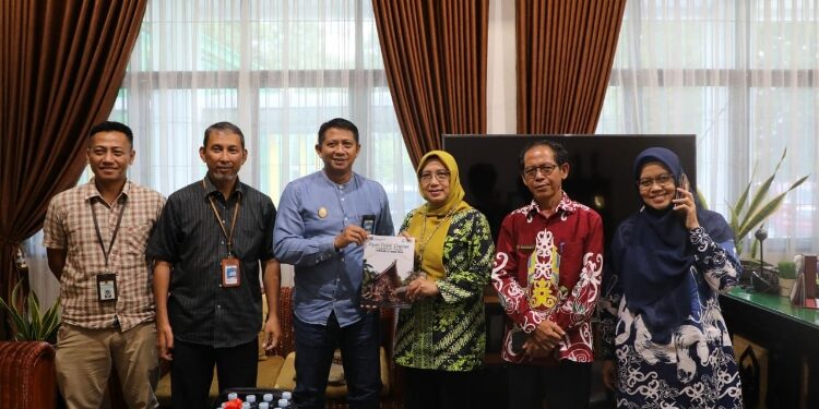 Kunjungan Direktorat Jenderal Perbendaharaan (DjPb) Kalteng ke Kantor Dinas TPHP Kalteng, Kamis 14 Oktober 2024.