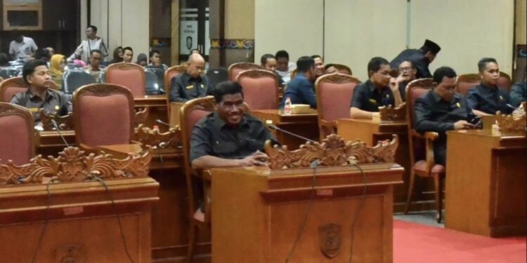 Foto:DIAN/MATA KALTENG - Paripurna pembahasan APBD Murni 2025.
