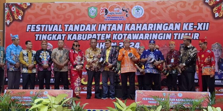 Foto: DIAN/MATA KALTENG - Pembukaan Festival Tandak Intan Kaharingan ke XII tingkat kabupaten Kotawaringin Timur tahun 2024, 15 November 2024.
