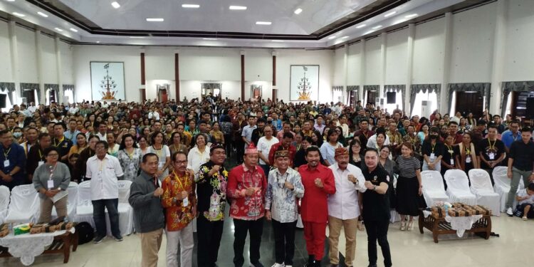 Foto: MATAKALTENG - Calon Gubernur Kalteng, Agustiar Sabran, saat menghadiri Seminar Pemimpin Gereja se-Kalimantan Tengah.
