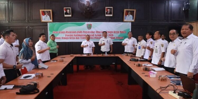 FOTO: IST/MATAKALTENG - Pembukaan FGD Penyusunan Rencana Tenaga Kerja Makro Provinsi Kalteng.