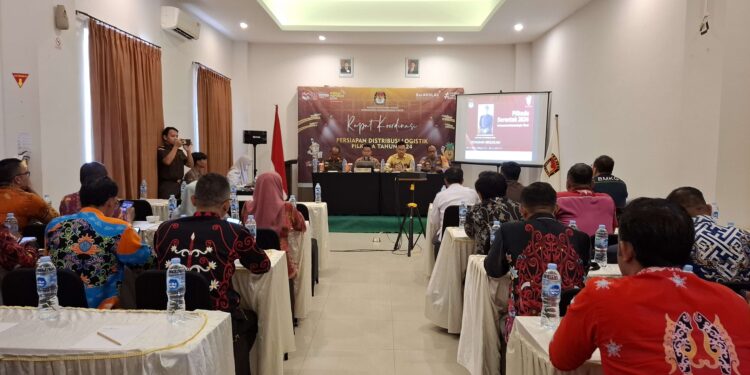 Foto: DIAN/MATA KALTENG - Rakor persiapan distribusi logistik Pilkada tahun 2024 di Kotim, 21 November 2024.