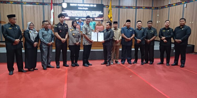 Foto: DIAN/MATA KALTENG - Pengesahan APBD Murni 2025, 21 November 2024.