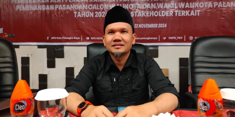 FOTO: MATAKALTENG - Ketua KPU Kota Palangka Raya, Joko Anggoro.