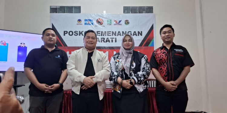 Foto: DIAN/MATA KALTENG - Konperensi pers hasil quick count lembaga survei Charta Politika, 27 November 2024.