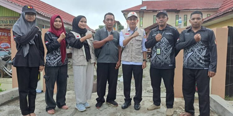 Foto: IST/MATA KALTENG - Pengawasan TPS oleh Bawaslu Kotim di Kecamatan Mentaya Seberang khususnya Seranau, 27 November 2024.