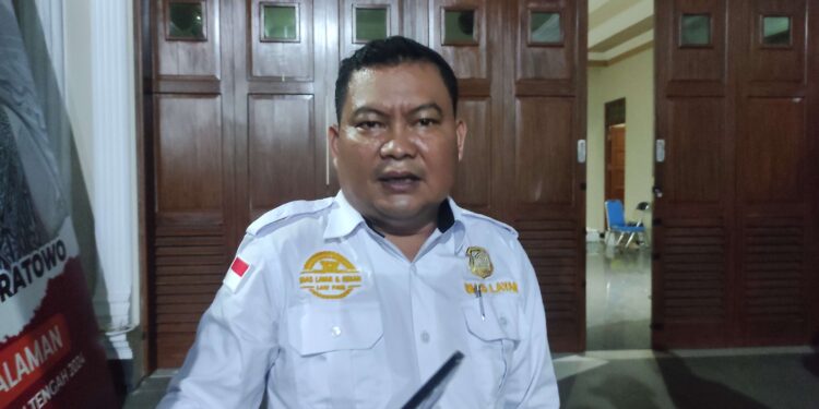 Foto: MATAKALTENG - Tim kuasa hukum pasangan calon Agustiar - Edy, Bias Layar.