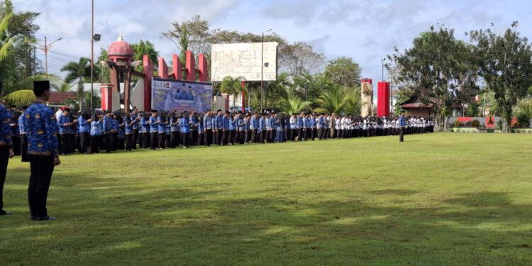 Foto: DIAN/MATA KALTENG - Upacara peringatan Hari Guru di Kotim, 29 November 2024.