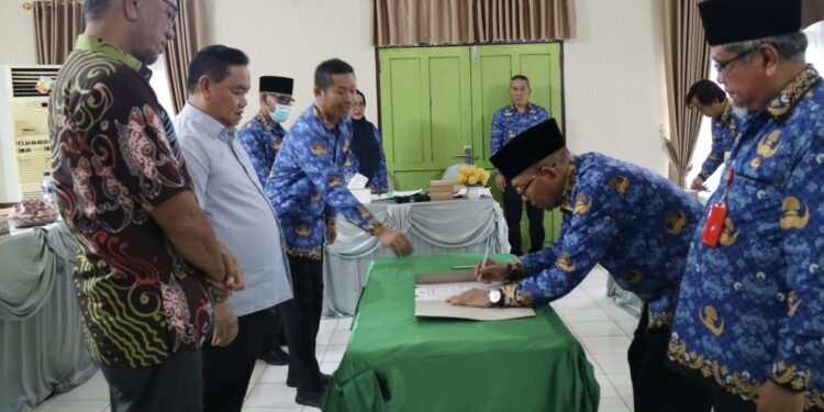 Foto: DIAN/MATA KALTENG - Pisah sambut pejabat di lingkungan DLH Kotim, 29 November 2024.