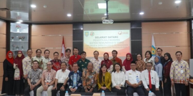 FOTO: IST/MATAKALTENG Study banding RSUD dr Doris Sylvanus Palangkaraya ke RSUD Sultan Imanuddin Pangkalan Bun, Rabu 28 November 2024.