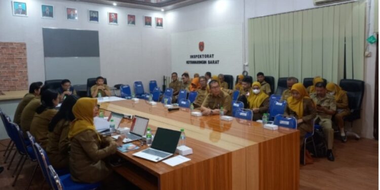 FOTO: IST/MATAKALTENG   Evaluasi Reformasi Birokrasi di Aula Integritas Inspektorat Kabupaten Kotawaringin Barat, Selasa 26 November 2024.