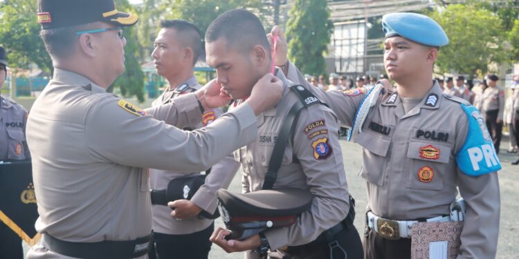 FOTO: MATAKALTENG - Wakapolresta, AKBP Moch. Isharyadi Fitriawan, pada saat melepas tanda peserta.