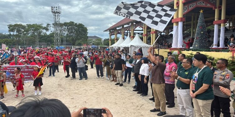 FOTO: IST/MATAKALTENG - Parade Natal Tahun 2024 digelar meriah, di Lapangan Sanaman Mantikei Palangka Raya.