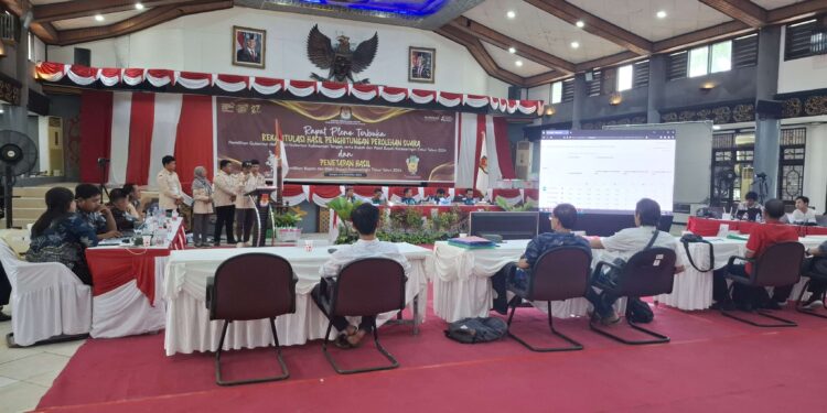 FOTO: DIAN/MATA KALTENG - Rekapitulasi penghitungan perolehan suara dan penetapan hasil pemilihan Gubernur dan Wakil Gubernur Kalimantan Tengah tahun 2024, 5 Desember 2024.
