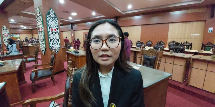 FOTO: MATAKALTENG - Anggota Komisi III DPRD Kota Palangka Raya, Debora Holdae Veronika Lesa.