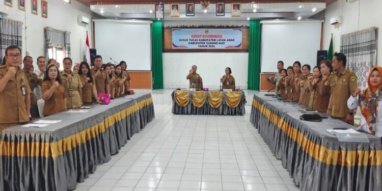 FOTO: IST/MATAKALTENG - Suasana pelaksanaan rapat gugus tugas KLA oleh sejumlah perangkat daerah terkait, tokoh masyarakat dan lainnya, di aula kantor Bapperida setempat, Kamis 5 Desember 2024.