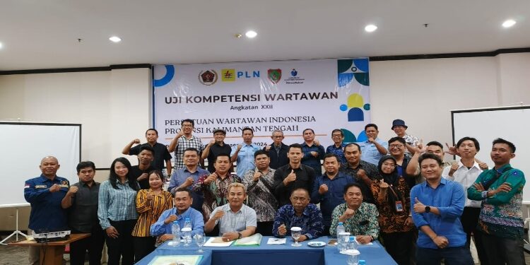 FOTO: IST/MATAKALTENG - Peserta Uji Kompetensi Wartawan ke 22. Kegiatan ini berlangsung selama dua hari, mulai 6 hingga 7 Desember 2024, di Hotel Luwansa, Kota Palangka Raya.