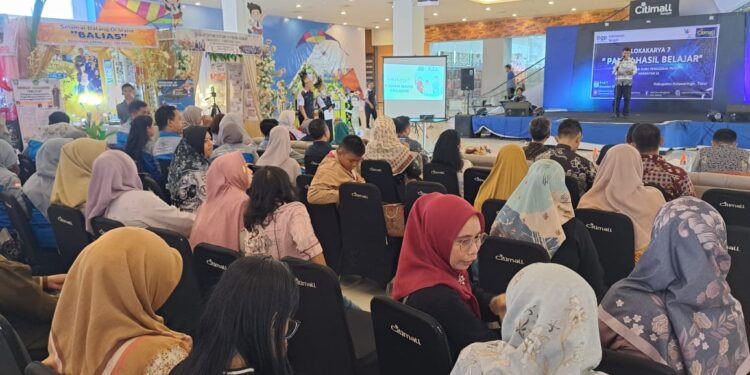 Foto: DIAN/MATA KALTENG - Lokakarya 7 atau panel hasil belajar calon guru penggerak di Citimall Sampit, 7 Desember 2024.
