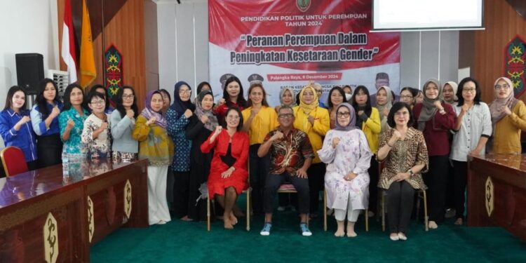 Foto: MATAKALTENG - Kegiatan Pendidikan Politik Untuk Perempuan Tahun 2024, di Aula Rahan Pumpung Hapakat, Kantor Badan Kesbangpol Kalteng, Minggu (8/12/2024).