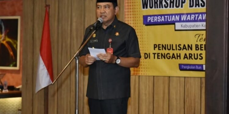 Pj. Bupati Kobar, Budi Santosa.