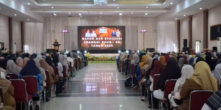 Foto: DIAN/MATA KALTENG - Rapat koordinasi dan evaluasi transisi PAUD-SD tahun 2024, Selasa 10 Desember 2024.