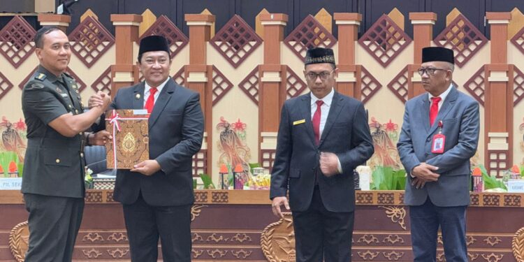 Foto: MATAKALTENG - Penyerahan Daftar Isian Pelaksanaan Anggaran (DIPA) Tahun Anggaran 2025.