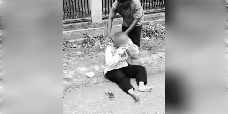 FOTO: IST/MATAKALTENG- Terlihat ibu-ibu yang menjadi korban begal di Kota Sampit. Rabu, 11 Desember 2024.