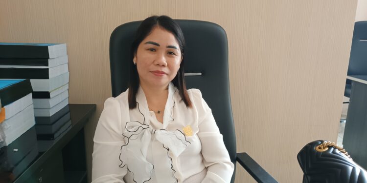 FOTO: MATAKALTENG - Anggota DPRD Kabupaten Gunung Mas Karolina.