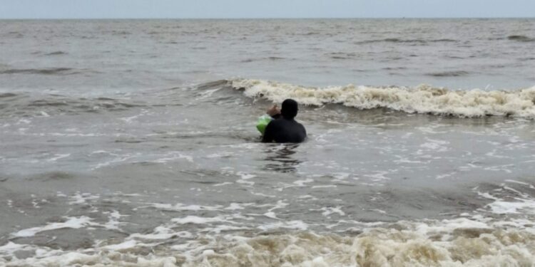 Foto: DIAN/MATA KALTENG - Suasana laut di ujung Pandaran Sampit.