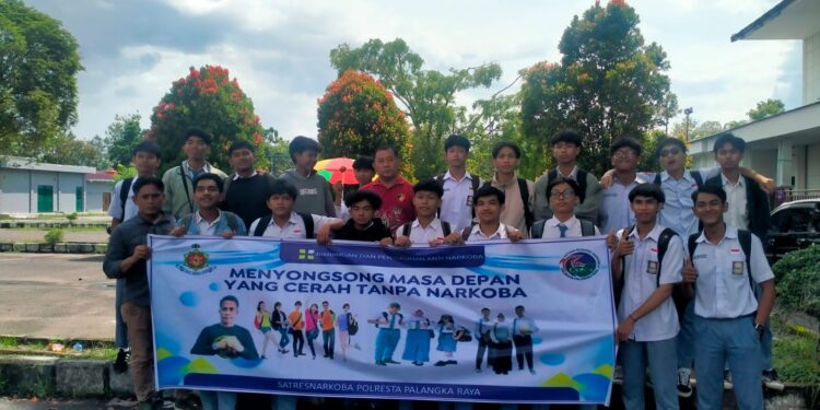 FOTO: MATAKALTENG - Sosialisasi bahaya narkoba kepada pelajar.