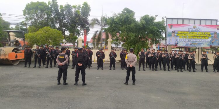 FOTO: MATAKALTENG - Apel pelepasan personel BKO Polresta Palangka Raya.