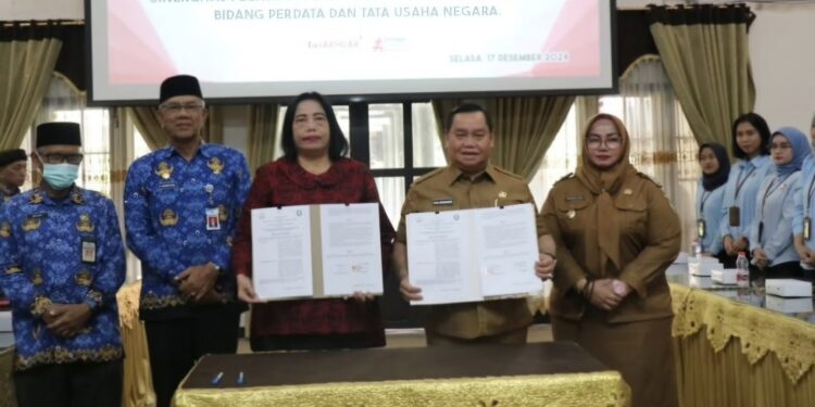 Foto: DIAN/MATA KALTENG - Penandatanganan MOU antara pemerintah Kabupaten Kotim dan Kejaksaan Negeri Kotim, 17 Desember 2024.