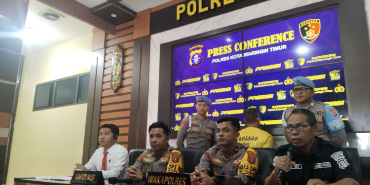 FOTO: AGUS/MATAKALTENG - Konferensi pers pengungkapan tindak pidana pencurian dan kekerasan (Jambret) di Mapolres Kotim. Rabu, 18 Desember 2024.