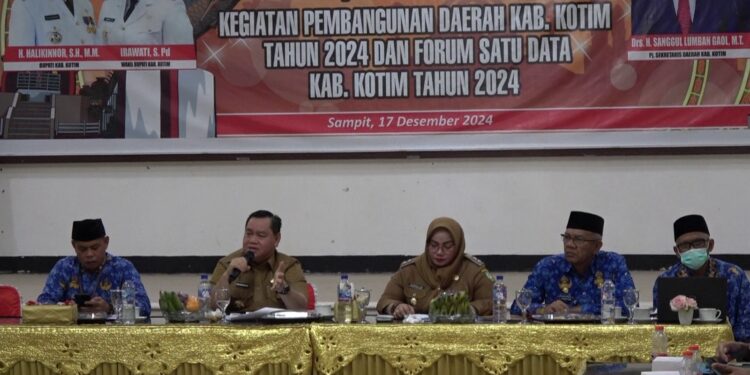 Foto:DIAN/MATA KALTENG - Rakordalev Pembangunan Daerah triwulan 3 2024 dan forum 1 data Kotim tahun 2024, 17 Desember 2024.
