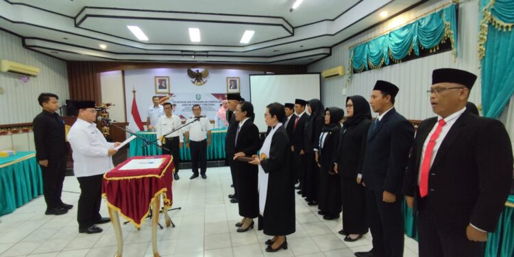 Foto: DIAN/MATA KALTENG - Pelantikan dan pengambilan sumpah/janji jabatan pejabat fungsional Kotim, 18 Desember 2024.