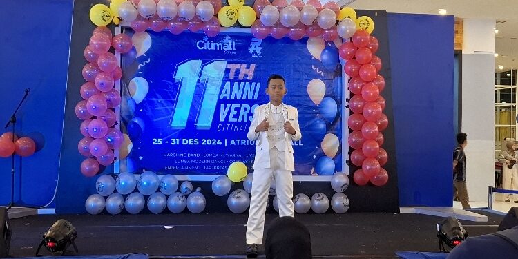 FOTO: DIAN/MATA KALTENG - Lomba fashion show model cilik di Citimall Sampit, Minggu 28 Desember 2024.