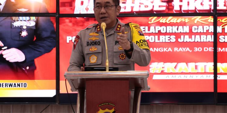 FOTO: MATAKALTENG - Kapolda Kalteng, Irjen Pol Djoko Poerwanto, pada saat menyampaikan rilis akhir tahun.