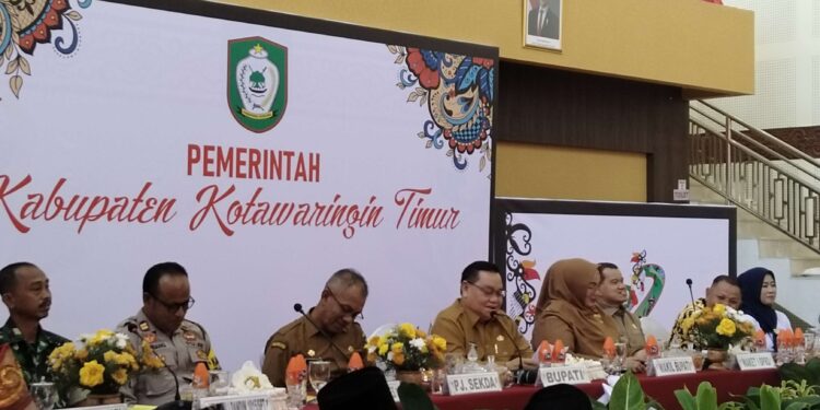 FOTO: AGUS/MATAKALTENG - Rapat evaluasi ahir tahun di aula Rujab Bupati Kotim.