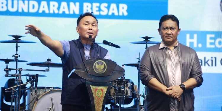 FOTO: IST/MATAKALTENG - Gubernur Kalimantan Tengah, H Sugianto Sabran saa menghadiri acara tutup tahun di Bundaran Besar baru-baru ini.