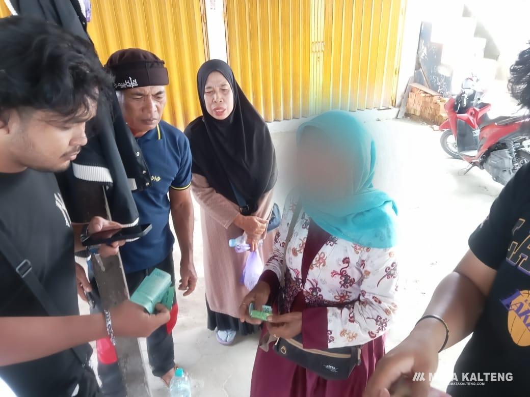 Heboh!! Nenek Ini Diduga Edarkan Uang Palsu di Pasar Sejumput