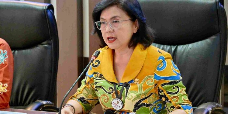 Kepala Dinas Pemberdayaan Perempuan, Perlindungan Anak, Pengendalian Penduduk dan Keluarga Berencana Provinsi Kalimantan Tengah, Linae Victoria Aden.